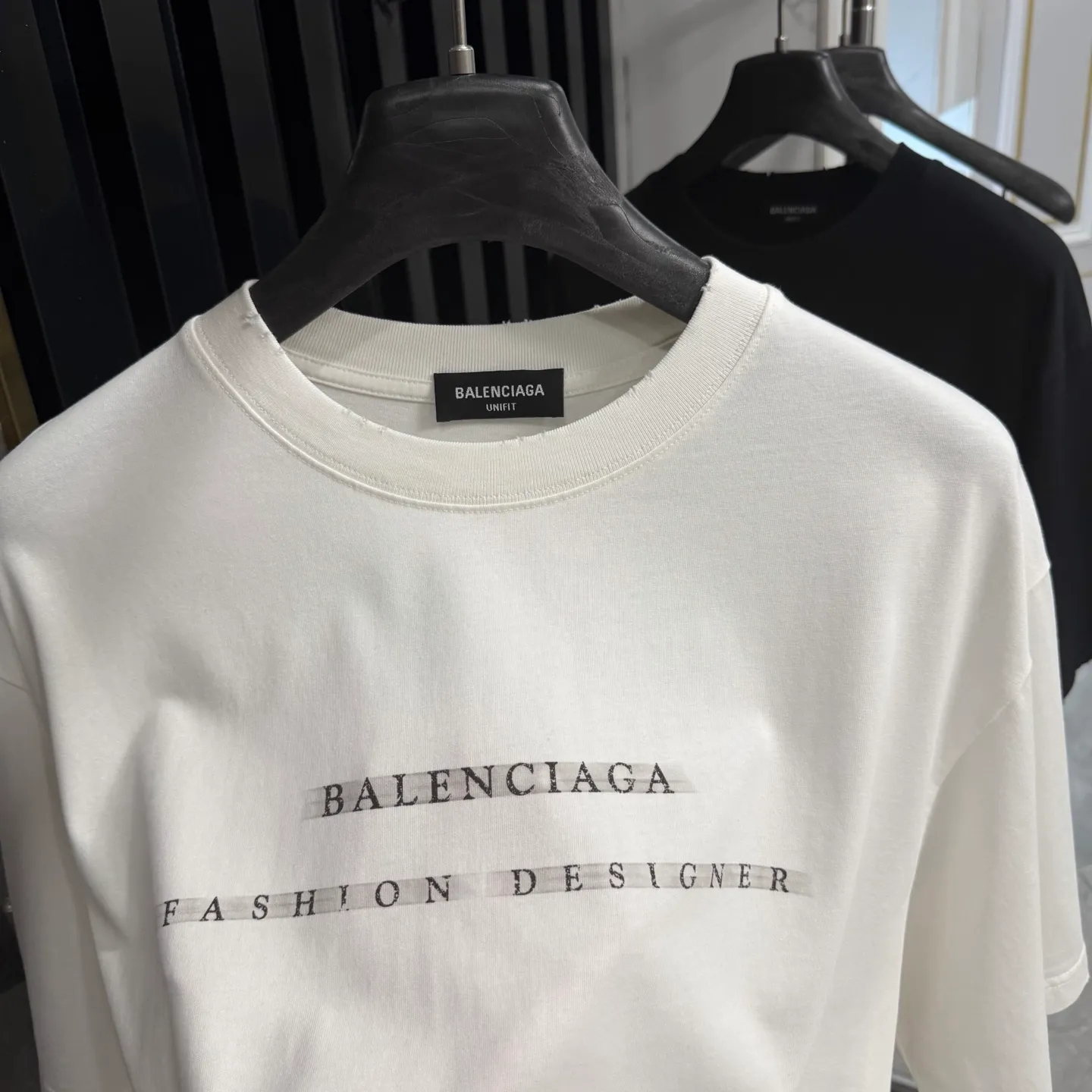P105-BALENCIAGA* 2026 New Arrival. . 270g .Oversize . Same Style. . -Color：Black White -SIZE：S M L XL 7113